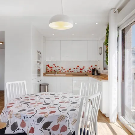 Centre Juan Les Pins 2p Pkg Elfira * Антиб