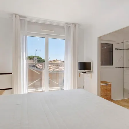 Centre Juan Les Pins 2p Pkg Elfira Апартаменты *