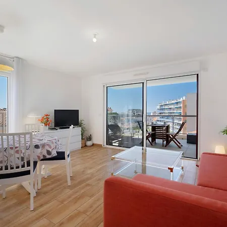 Centre Juan Les Pins 2p Pkg Elfira דירה